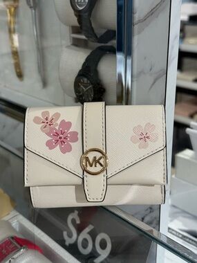 Michael kors Greenwich Medium Printed Tri-Fold Wallet